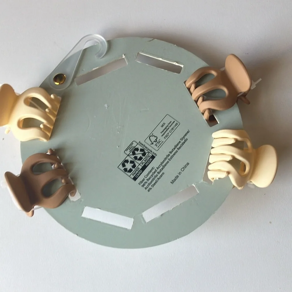🏷️hair clip Sunday state